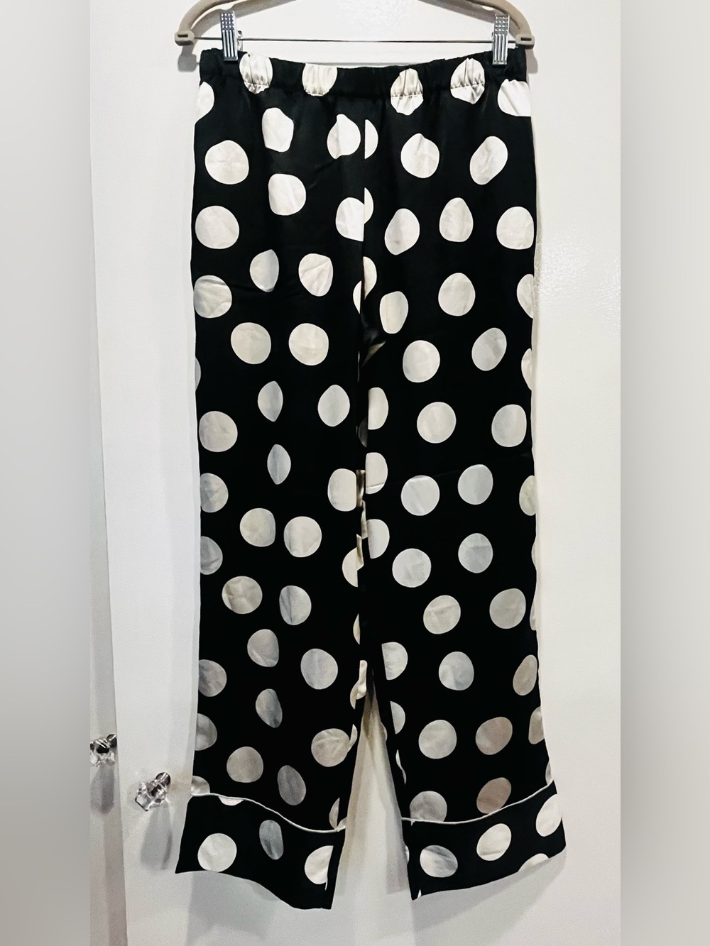 Victoria’s Secret Black and White Polka Dot Lounge/ Pj Pants with Pockets M